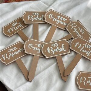 16 Charming Plant Markers Set